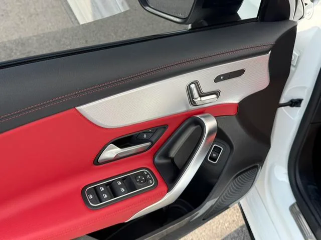 Mercedes-Benz A-Class AMG 2023 AMG A 35 L 4MATIC intérieur photo 7