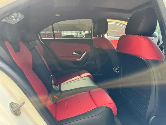 Mercedes-Benz A-Class AMG 2023 AMG A 35 L 4MATIC intérieur photo 10