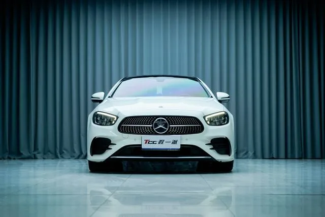 Mercedes-Benz E-Class (Imported) 2023 E 260 Купе экстерьер фото 2