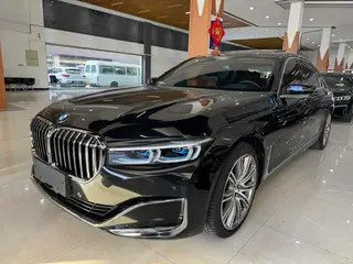 BMW 7 Series 2021 740Li xDrive Административный тип Роскошный набор