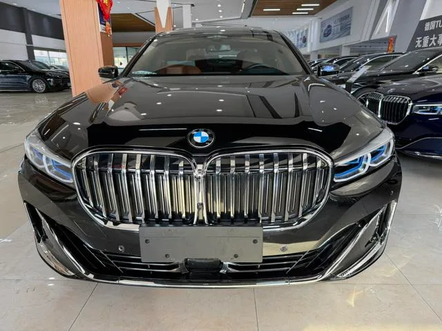 BMW 7 Series 2021 740Li xDrive Administrative Luxury Set exterior photo 2 BMW 7 Series 2021 740Li xDrive Administrative Luxury Set exterior photo 2