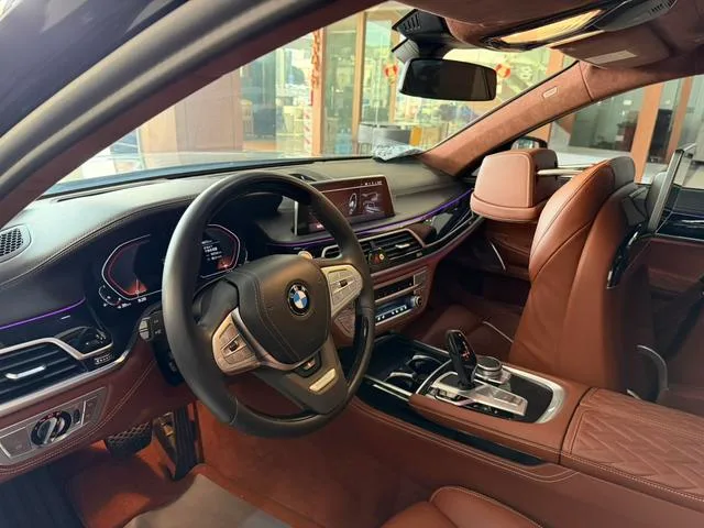 BMW 7 Series 2021 740Li xDrive Administrative Luxury Set exterior photo 4 BMW 7 Series 2021 740Li xDrive Administrative Luxury Set exterior photo 4
