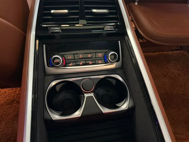 BMW 7 Series 2021 740Li xDrive Administrative Luxury Set interior photo 9 BMW 7 Series 2021 740Li xDrive Administrative Luxury Set interior photo 9
