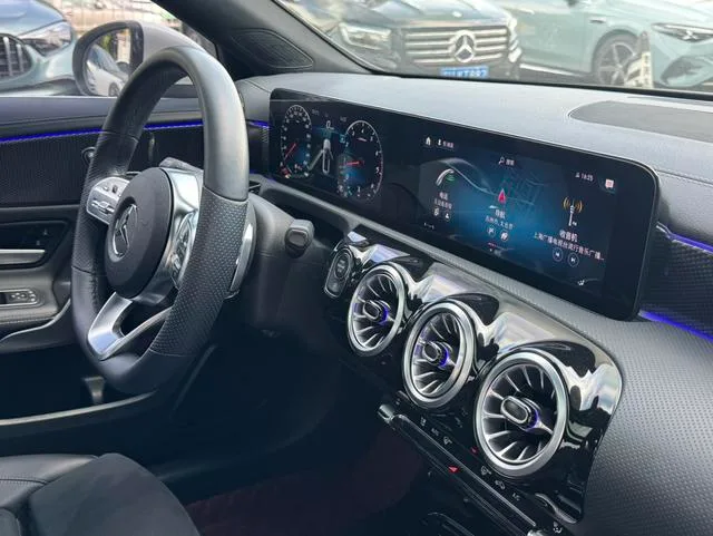 Mercedes-Benz A-Class 2021 A 200 L Sport Sedan Fashion Edition interior photo 10 Mercedes-Benz A-Class 2021 A 200 L Sport Sedan Fashion Edition interior photo 10