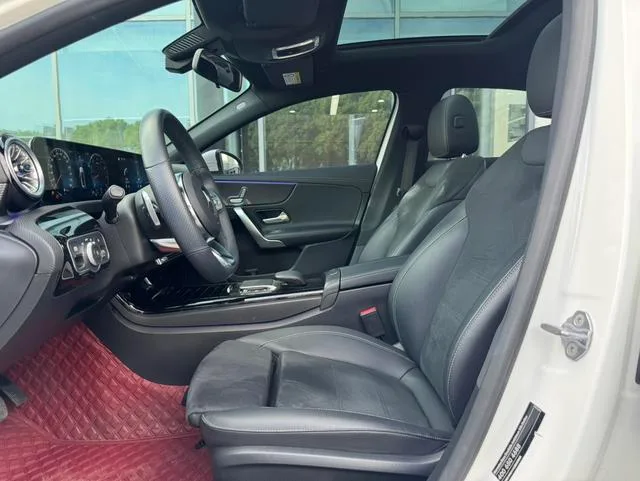 Mercedes-Benz A-Class 2021 A 200 L Sport Sedan Fashion Edition interior photo 13 Mercedes-Benz A-Class 2021 A 200 L Sport Sedan Fashion Edition interior photo 13
