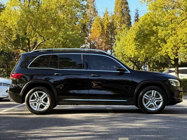 Mercedes-Benz GLB 2022 GLB 220 Dynamic exterior photo 4 Mercedes-Benz GLB 2022 GLB 220 Dynamic exterior photo 4