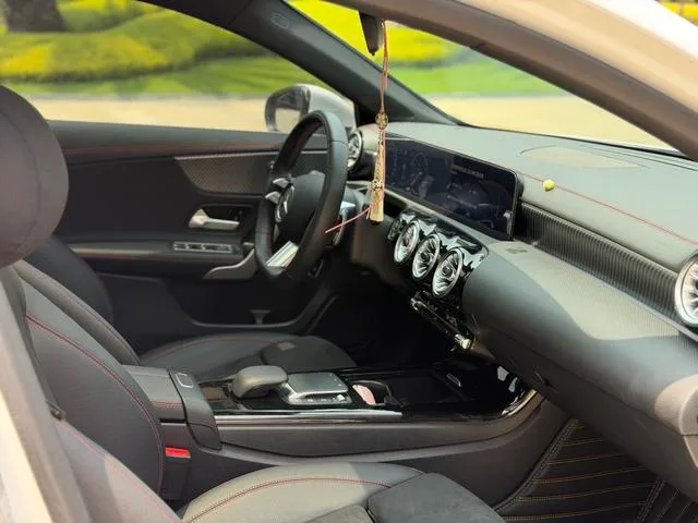 Mercedes-Benz A-Class 2024 Restyling A 200 L Fashion Edition interior photo 12 Mercedes-Benz A-Class 2024 Restyling A 200 L Fashion Edition interior photo 12