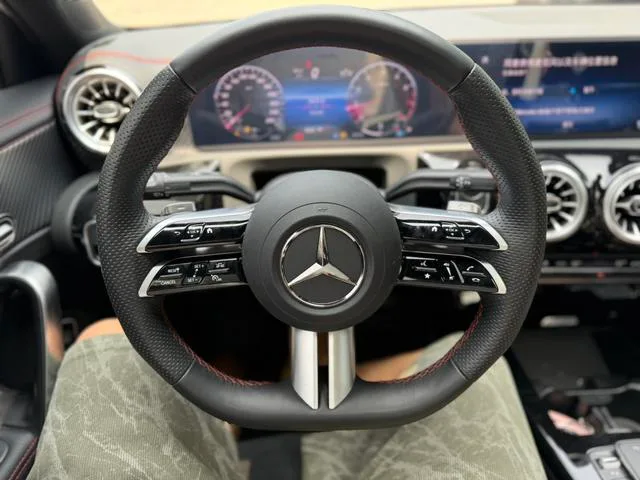 Mercedes-Benz A-Class 2024 Restyling A 200 L Fashion Edition interior photo 14 Mercedes-Benz A-Class 2024 Restyling A 200 L Fashion Edition interior photo 14