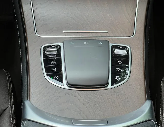 Mercedes-Benz GLC 2022 GLC 260 L 4MATIC Type de luxe intérieur photo 13