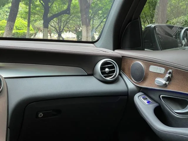 Mercedes-Benz GLC 2022 GLC 260 L 4MATIC Type de luxe intérieur photo 14