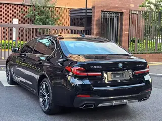 BMW 5 Series 2022 Restyling 530Li Leading Type M Sports suit interior photo 9 BMW 5 Series 2022 Restyling 530Li Leading Type M Sports suit interior photo 9