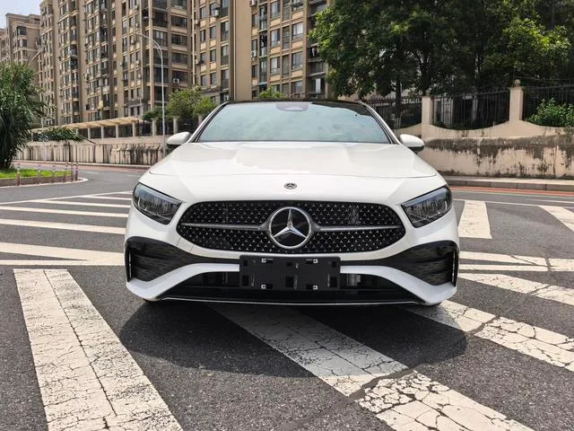 Mercedes-Benz A-Class 2025 A 200 L Fashion Edition exterior photo 2