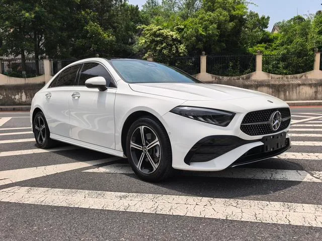 Mercedes-Benz A-Class 2025 A 200 L Fashion Edition exterior photo 3