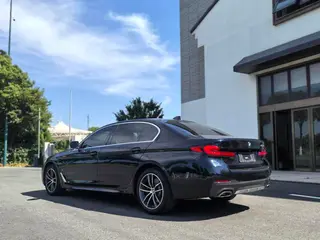 BMW 5 Series 2022 Reforma 525Li M Conjunto deportivo exterior foto 3 BMW 5 Series 2022 Reforma 525Li M Conjunto deportivo exterior foto 3