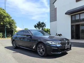BMW 5 Series 2022 Reforma 525Li M Conjunto deportivo exterior foto 4 BMW 5 Series 2022 Reforma 525Li M Conjunto deportivo exterior foto 4