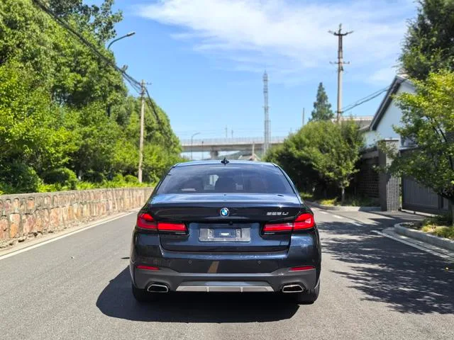BMW 5 Series 2022 Reforma 525Li M Conjunto deportivo exterior foto 6 BMW 5 Series 2022 Reforma 525Li M Conjunto deportivo exterior foto 6