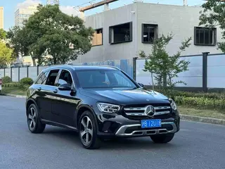 Mercedes-Benz GLC 2020 GLC 260 L 4MATIC Dynamic exterior photo 3 Mercedes-Benz GLC 2020 GLC 260 L 4MATIC Dynamic exterior photo 3