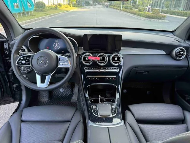 Mercedes-Benz GLC 2020 GLC 260 L 4MATIC Dynamic interior photo 10 Mercedes-Benz GLC 2020 GLC 260 L 4MATIC Dynamic interior photo 10