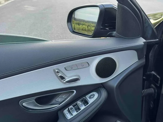 Mercedes-Benz GLC 2020 GLC 260 L 4MATIC Dynamic interior photo 11 Mercedes-Benz GLC 2020 GLC 260 L 4MATIC Dynamic interior photo 11
