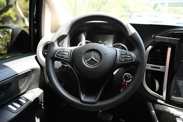 Mercedes-Benz Vito 2021 2.0T Elite Edition 7 seat interior photo 17