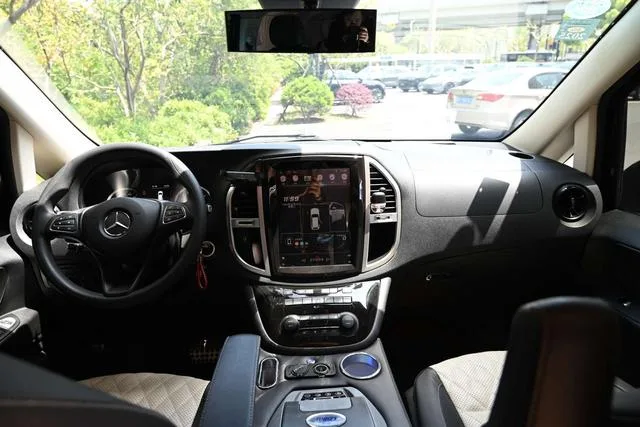 Mercedes-Benz Vito 2021 2.0T Elite Edition 7 seat interior photo 18