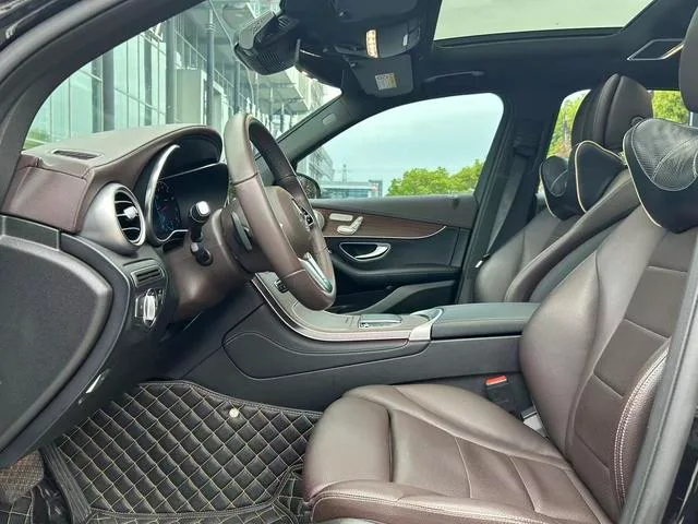 Mercedes-Benz GLC 2021 GLC 300 L 4MATIC Dynamic interior photo 10