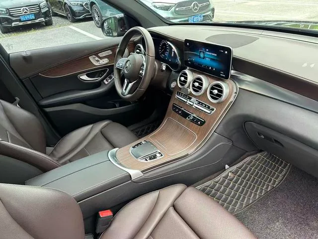 Mercedes-Benz GLC 2021 GLC 300 L 4MATIC Dynamic interior photo 14