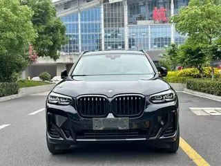 BMW X3 2022 xDrive30i Líder M Traje de noche Yao exterior foto 3 BMW X3 2022 xDrive30i Líder M Traje de noche Yao exterior foto 3
