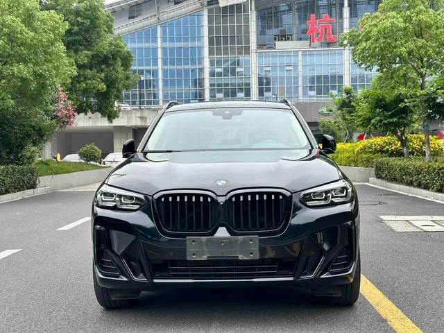 BMW X3 2022 xDrive30i Líder M Traje de noche Yao exterior foto 3 BMW X3 2022 xDrive30i Líder M Traje de noche Yao exterior foto 3