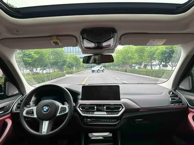 BMW X3 2022 xDrive30i Líder M Traje de noche Yao exterior foto 4 BMW X3 2022 xDrive30i Líder M Traje de noche Yao exterior foto 4
