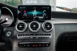 Mercedes-Benz GLC AMG 2022 AMG GLC 43 4MATIC интерьер фото 13