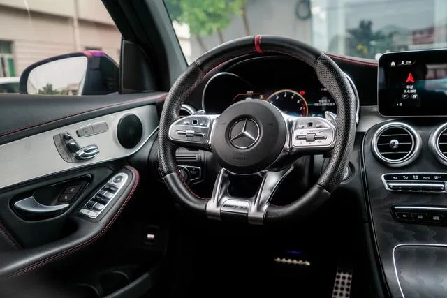 Mercedes-Benz GLC AMG 2022 AMG GLC 43 4MATIC интерьер фото 17