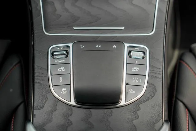Mercedes-Benz GLC AMG 2022 AMG GLC 43 4MATIC интерьер фото 19
