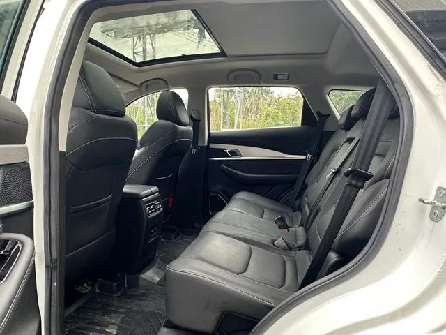 Jetour X70 2022 1.5T DCT Yue Hline Edition 5 seat interior photo 6 Jetour X70 2022 1.5T DCT Yue Hline Edition 5 seat interior photo 6
