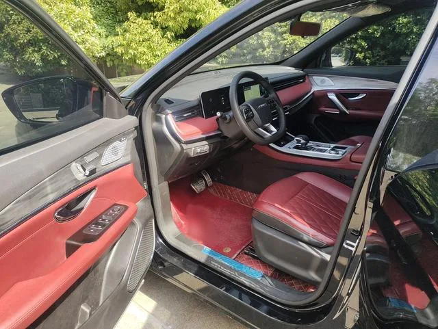 Jetour X70 PLUS 2023 1.5T DCT Brave person PLUS 5 seat interior photo 11 Jetour X70 PLUS 2023 1.5T DCT Brave person PLUS 5 seat interior photo 11