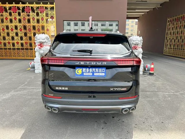 Jetour X70 PLUS 2023 1.5T DCT Brave person PLUS 5 seat exterior photo 4 Jetour X70 PLUS 2023 1.5T DCT Brave person PLUS 5 seat exterior photo 4