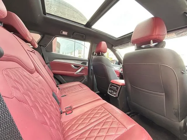 Jetour X70 PLUS 2023 1.5T DCT Brave person PLUS 5 seat interior photo 11 Jetour X70 PLUS 2023 1.5T DCT Brave person PLUS 5 seat interior photo 11