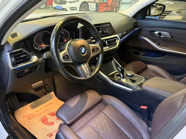 BMW 3 Series 2022 Reforma 325Li M Conjunto deportivo exterior foto 5 BMW 3 Series 2022 Reforma 325Li M Conjunto deportivo exterior foto 5