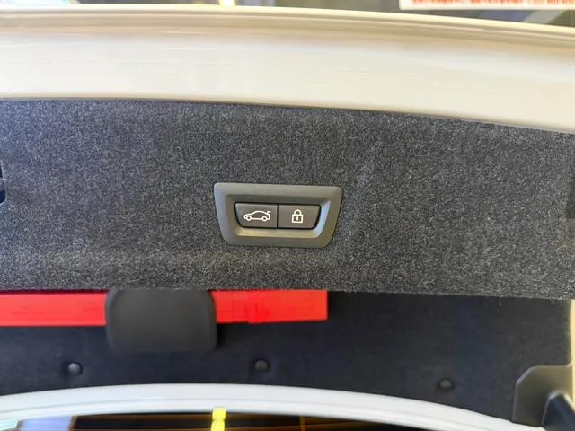 BMW 3 Series 2022 Reforma 325Li M Conjunto deportivo interior foto 11 BMW 3 Series 2022 Reforma 325Li M Conjunto deportivo interior foto 11