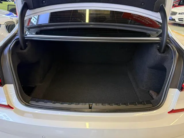 BMW 3 Series 2022 Reforma 325Li M Conjunto deportivo interior foto 12 BMW 3 Series 2022 Reforma 325Li M Conjunto deportivo interior foto 12