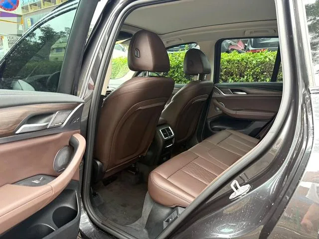 BMW X3 2022 xDrive30i Leading Type M Obsidian Night Suit interior photo 9 BMW X3 2022 xDrive30i Leading Type M Obsidian Night Suit interior photo 9