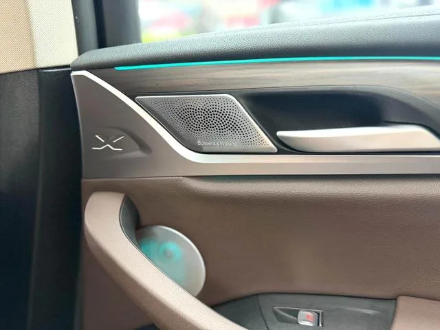 BMW X3 2022 xDrive30i Leading Type M Obsidian Night Suit interior photo 11 BMW X3 2022 xDrive30i Leading Type M Obsidian Night Suit interior photo 11