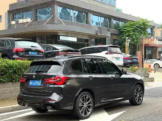 BMW X3 2022 xDrive30i Leading Type M Obsidian Night Suit interior photo 12 BMW X3 2022 xDrive30i Leading Type M Obsidian Night Suit interior photo 12