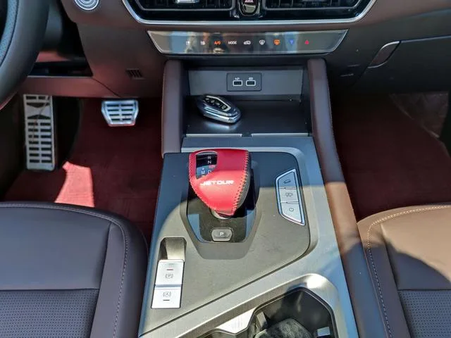 Jetour X90 PLUS 2023 Restyling 1.6TD DCT Villa interior photo 14 Jetour X90 PLUS 2023 Restyling 1.6TD DCT Villa interior photo 14