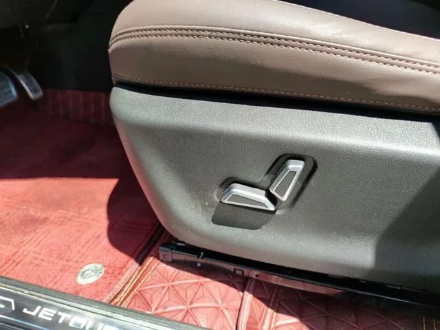 Jetour X90 PLUS 2023 Restyling 1.6TD DCT Villa interior photo 16 Jetour X90 PLUS 2023 Restyling 1.6TD DCT Villa interior photo 16