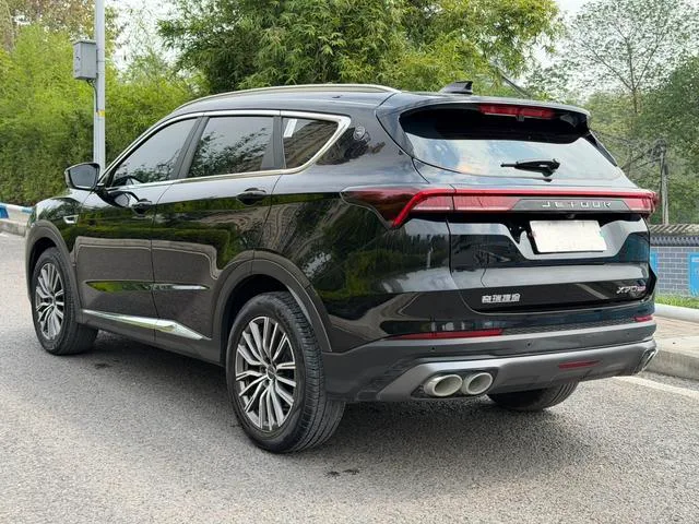 Jetour X70 PLUS 2023 1.5T DCT Brave person PLUS 5 seat interior photo 18 Jetour X70 PLUS 2023 1.5T DCT Brave person PLUS 5 seat interior photo 18