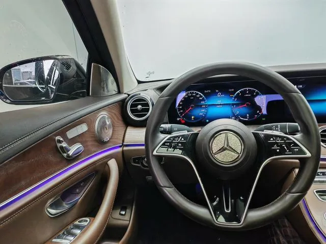 Mercedes-Benz E-Class 2023 E 260 L Coche exterior foto 9 Mercedes-Benz E-Class 2023 E 260 L Coche exterior foto 9
