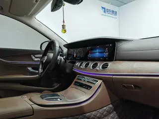 Mercedes-Benz E-Class 2023 E 260 L Coche interior foto 15 Mercedes-Benz E-Class 2023 E 260 L Coche interior foto 15