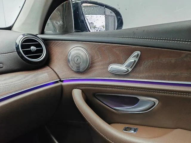 Mercedes-Benz E-Class 2023 E 260 L Coche interior foto 17 Mercedes-Benz E-Class 2023 E 260 L Coche interior foto 17