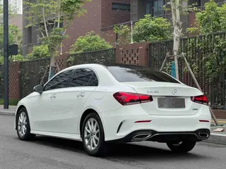Mercedes-Benz A-Class 2021 A 200 L Version dynamique de la voiture de sport intérieur photo 15 Mercedes-Benz A-Class 2021 A 200 L Version dynamique de la voiture de sport intérieur photo 15